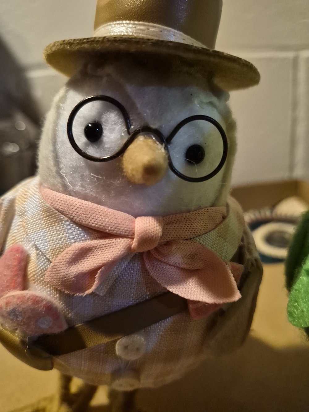 The Truffle Hunter Bird. Target